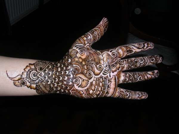 Valentine Day Mehndi Design Collection 2013 (17)