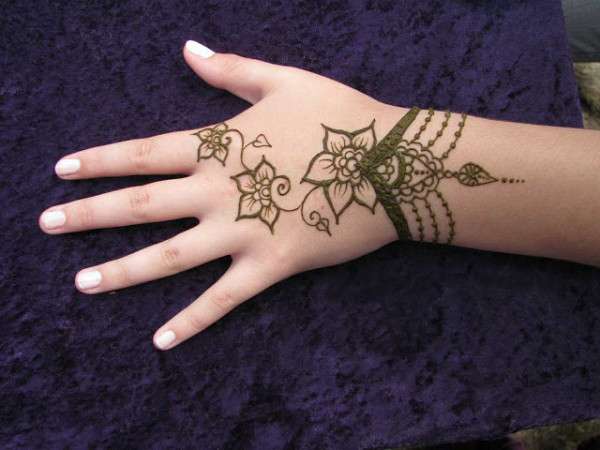 Valentine Day Mehndi Design Collection 2013 (8)